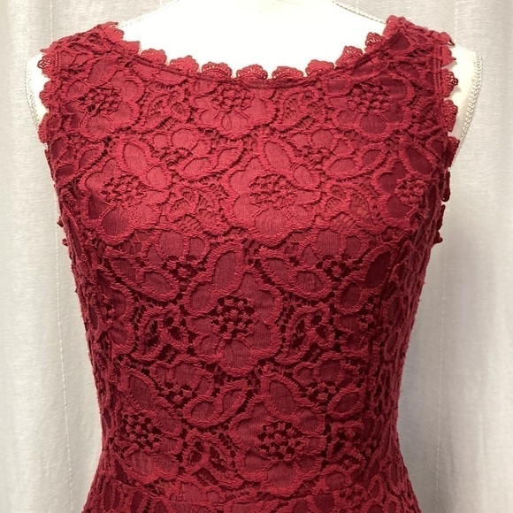 Jodi Kristopher lace fit and flare junior dress - Picture 4 of 6